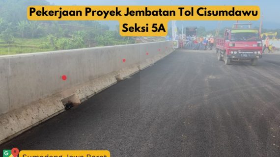 Pemasangan Rambu Tol Cisumdawu Seksi 5 A